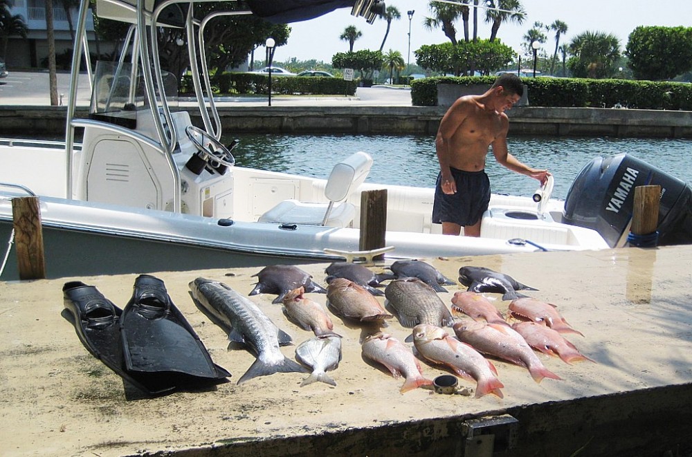 Pantoja and a day's haul spearfishing Haulover 2007